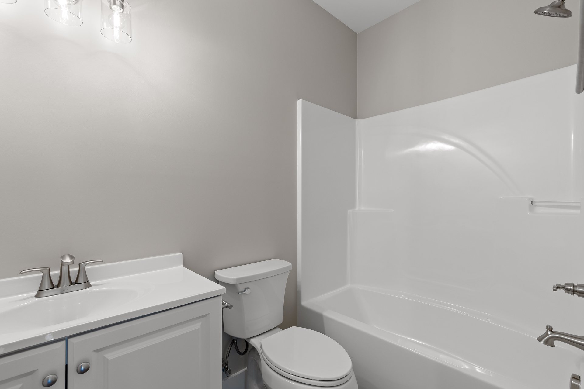 330 12th Ave primary bath with vanity