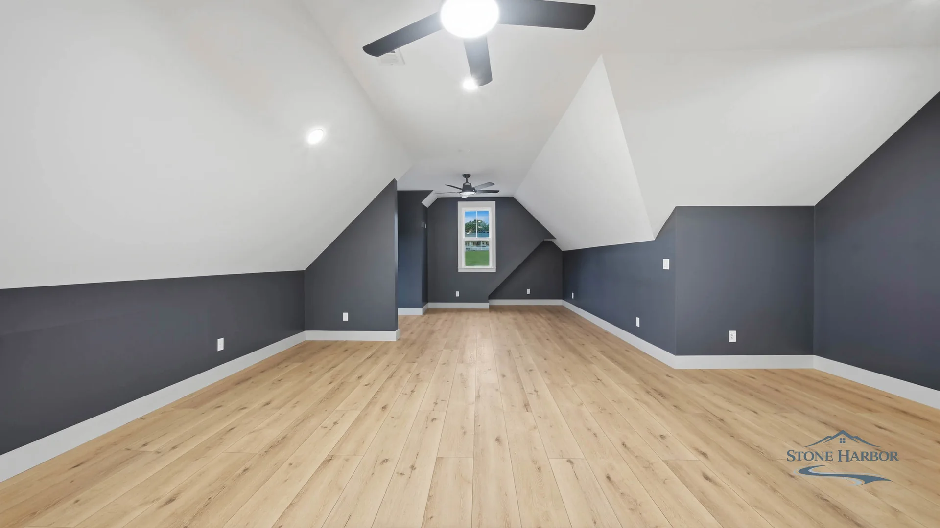 Green Pond upstairs bonus room with dormer window