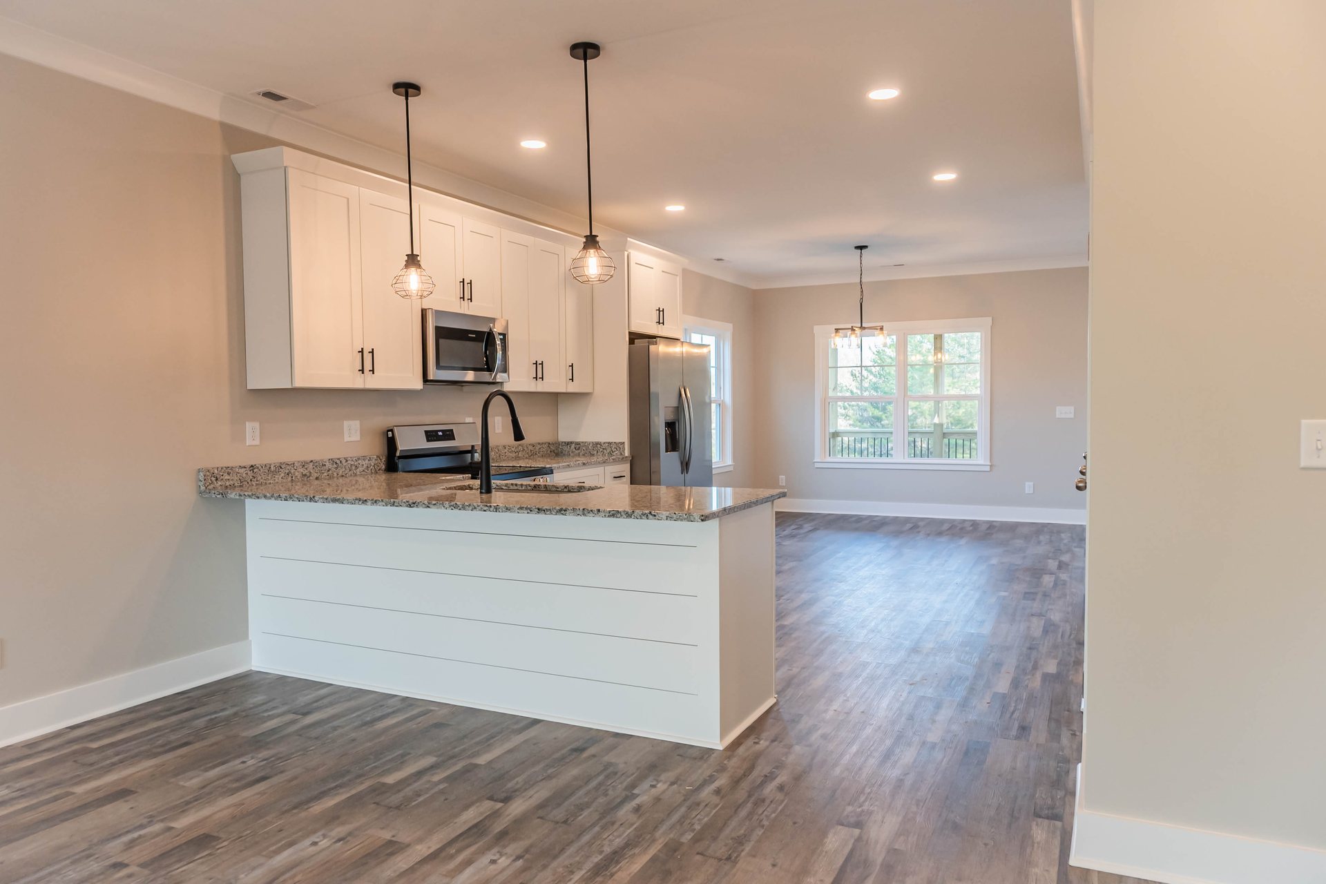 Lightning Drive kitchen island with pendant lighting