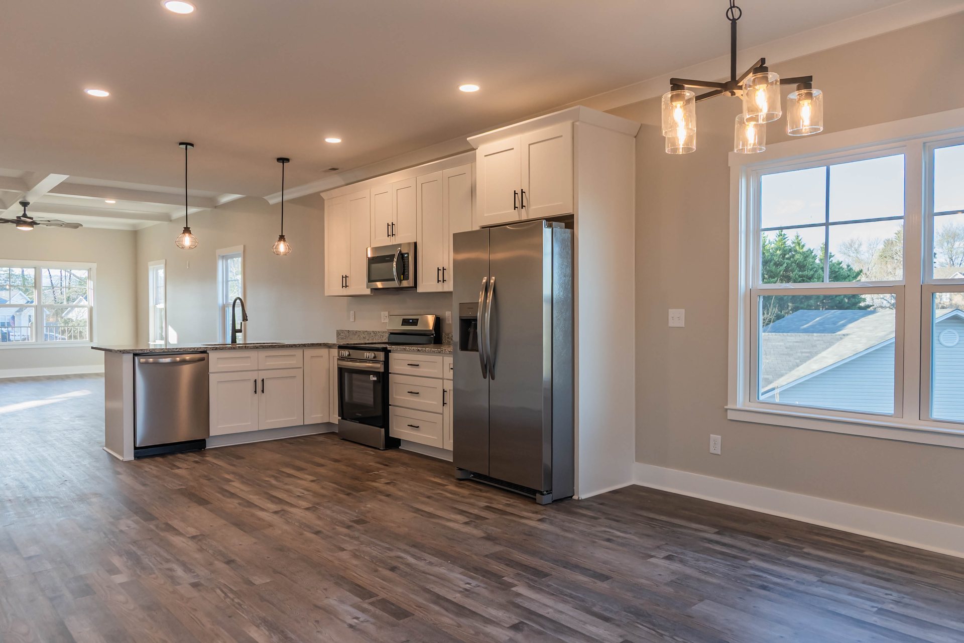 Lightning Drive kitchen with granite counters and a stainless appliance package