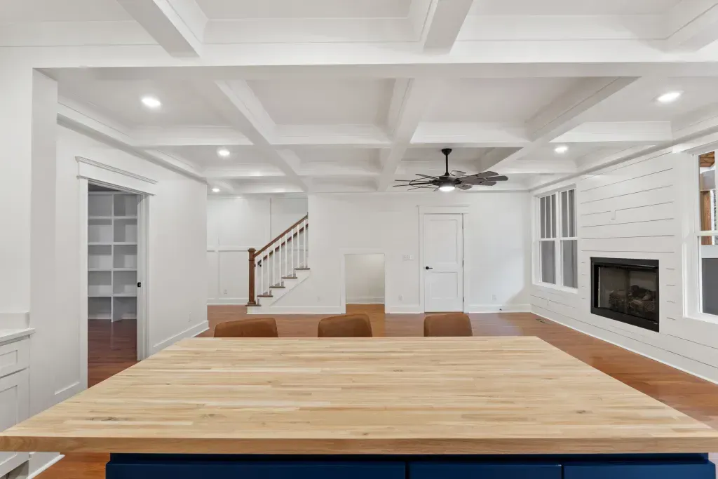 Pickett Gulf dining area
