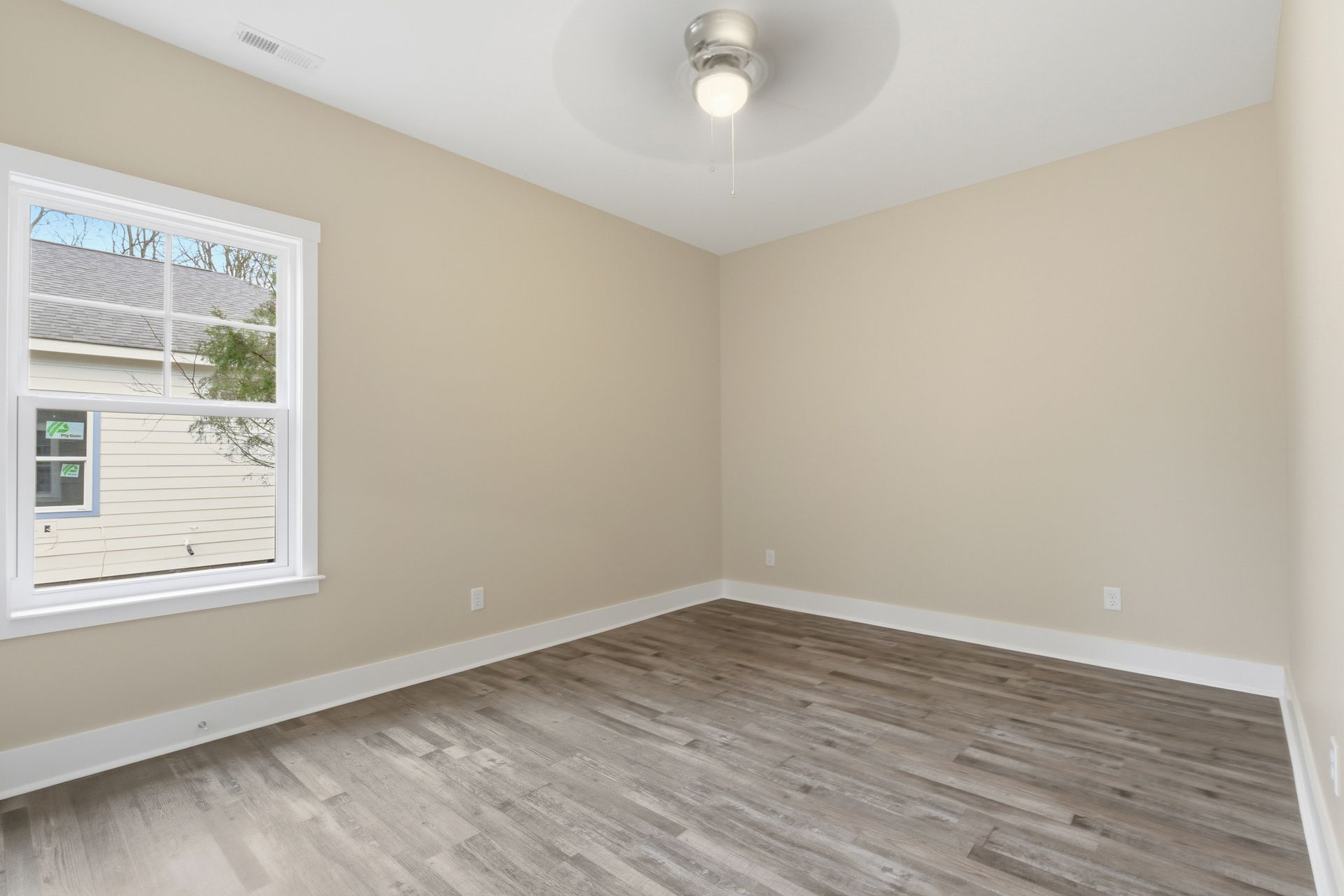 320 12th Ave secondary bedroom