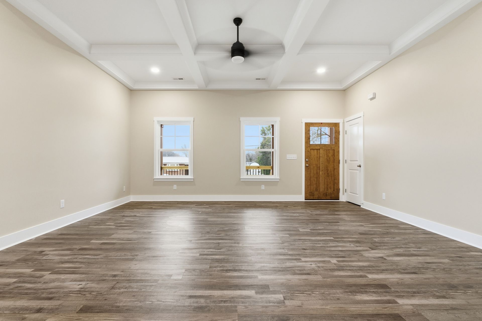 320 12th Ave open living area